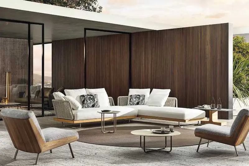 Sunray von Minotti. Jetzt im Designmöbelhaus Schneider in Fellbach bei Stuttgart