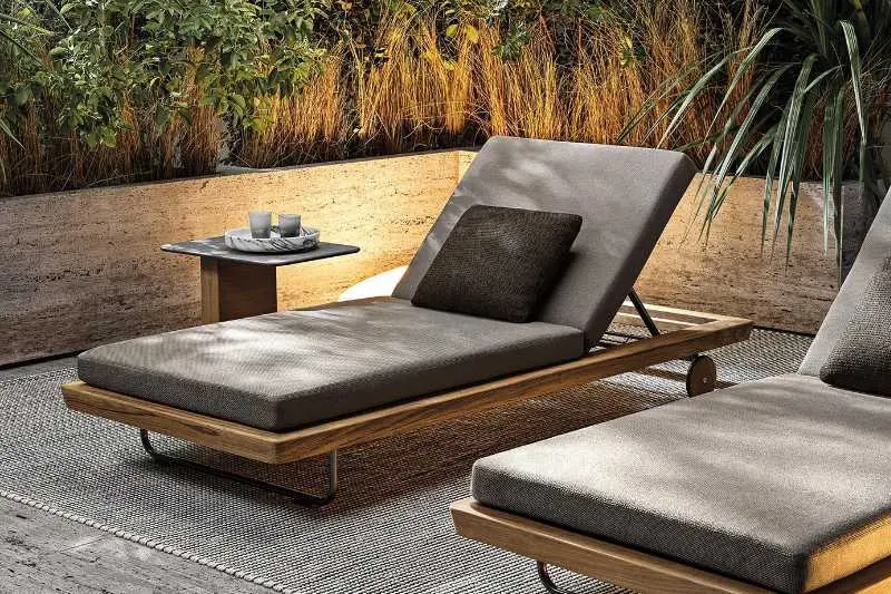 Sunray von Minotti. Jetzt im Designmöbelhaus Schneider in Fellbach bei Stuttgart