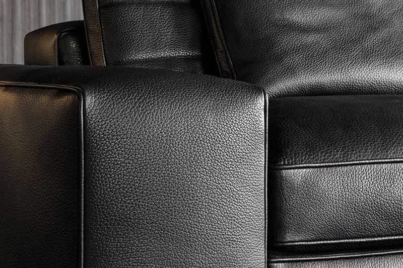 Minotti Lawrence Sofa: Design-Möbelhaus Schneider Stuttgart 4 Schneider Design-Möbel Fellbach, Region Stuttgart designmoebel schneider landing minotti lawrence 04 Schneider Design-Möbel Fellbach, Region Stuttgart