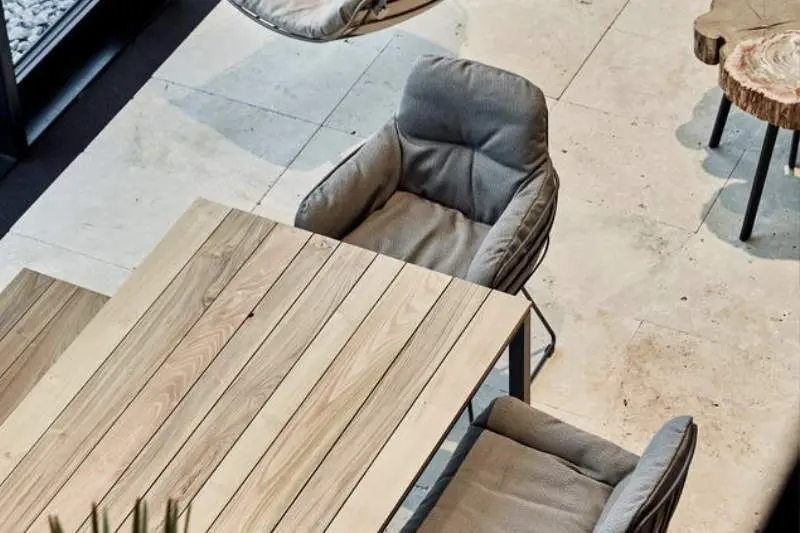 Freifrau Outdoor-Polster. Im Design-Möbelhaus Schneider 2 Schneider Design-Möbel Fellbach, Region Stuttgart moebelschneider designhaus outdoor freifrau leyasol armchair low 03 Schneider Design-Möbel Fellbach, Region Stuttgart